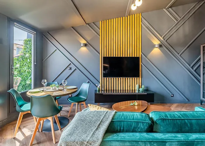 LOFT EN VILLE - Duplex Terrasse coeur historique avec vue dégagée&Parking souterrain Offert
