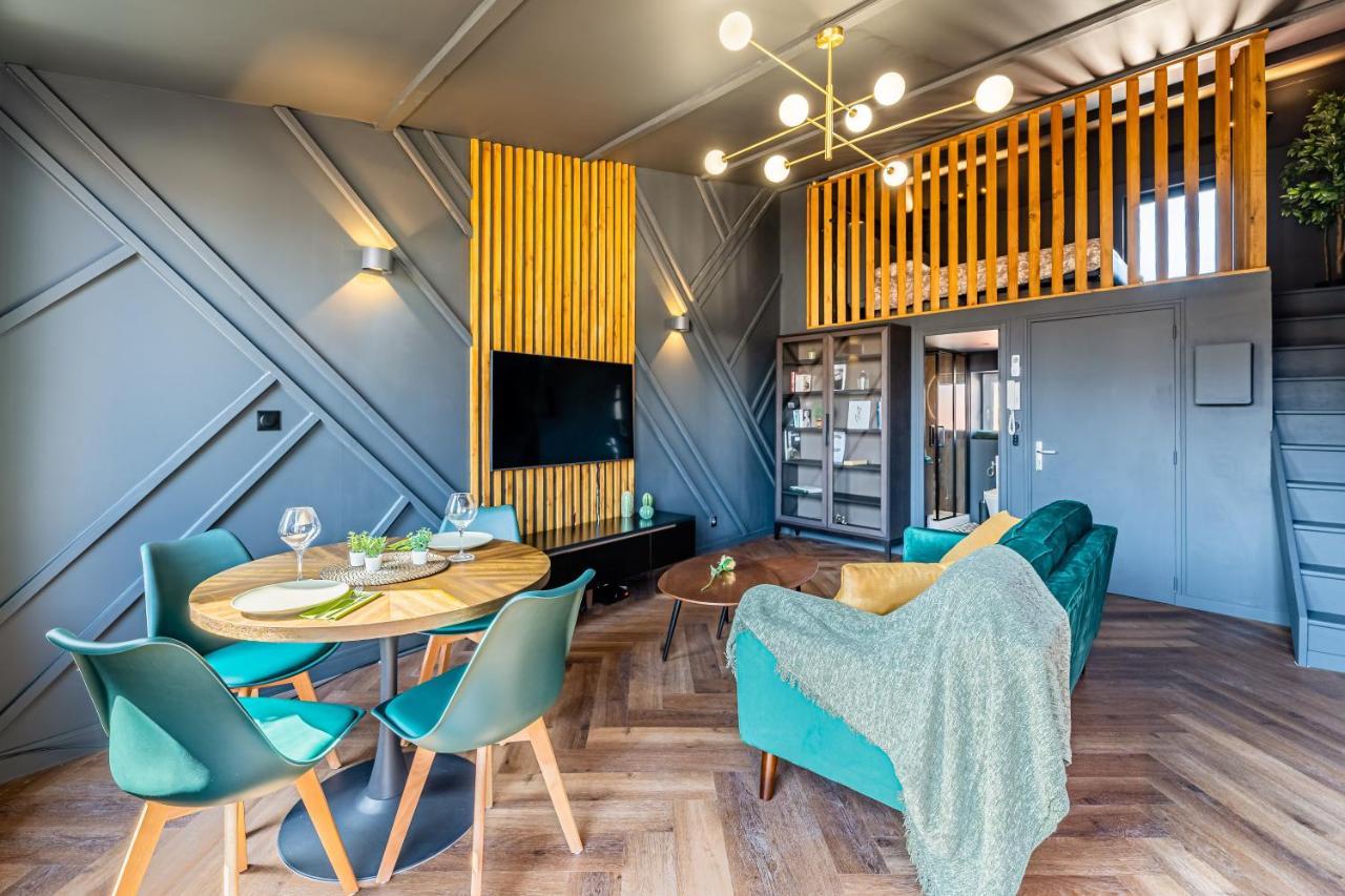 Loft En - Duplex Terrasse Coeur Historique Avec Vue Dégagée&parking Souterrain Offert Appartement *
